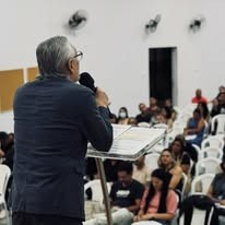Mais que um lugar. Uma família de fé.