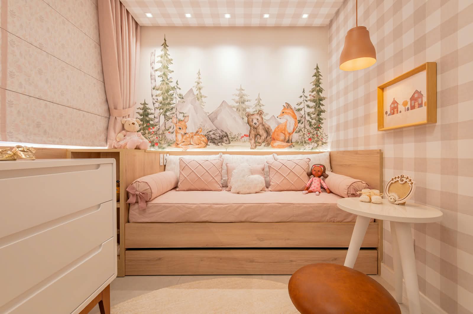 Ambiente decorado com elementos sofisticados