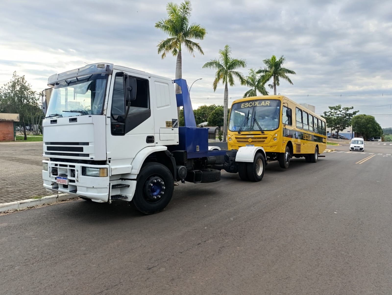 Guincho para ônibus e vans em Umuarama